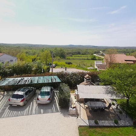 Apartman Luna Sveti Lovreč Pazenatički Εξωτερικό φωτογραφία