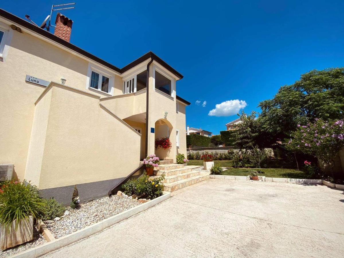 Apartman Luna Sveti Lovreč Pazenatički Εξωτερικό φωτογραφία