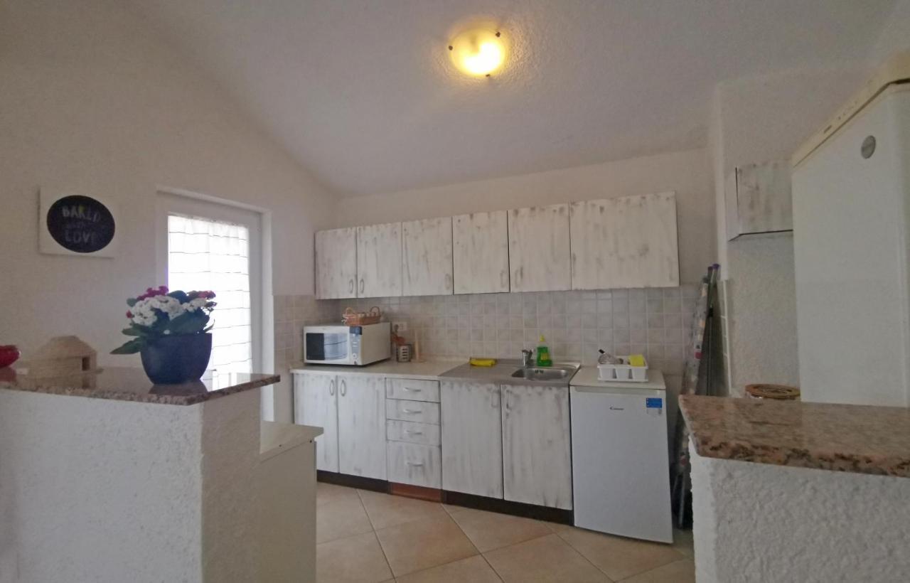 Apartman Luna Sveti Lovreč Pazenatički Εξωτερικό φωτογραφία