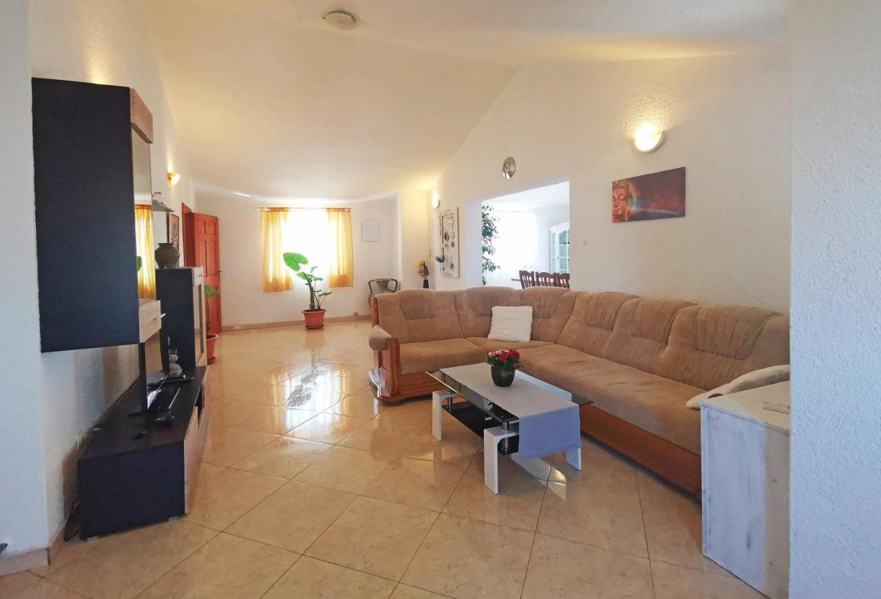 Apartman Luna Sveti Lovreč Pazenatički Εξωτερικό φωτογραφία