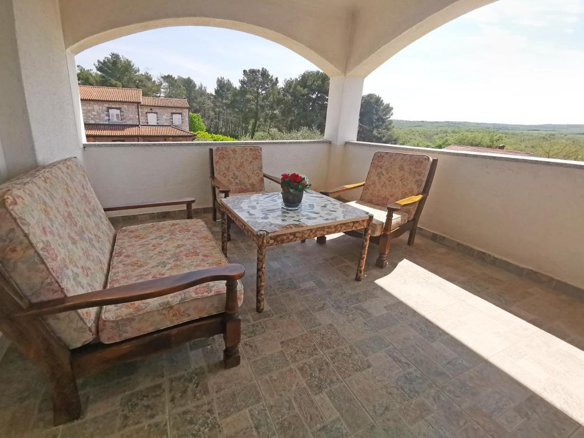 Apartman Luna Sveti Lovreč Pazenatički Εξωτερικό φωτογραφία