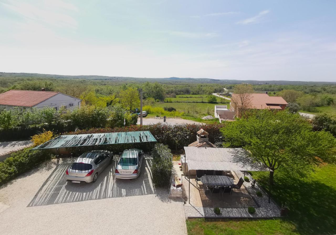 Apartman Luna Sveti Lovreč Pazenatički Εξωτερικό φωτογραφία
